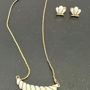Vintage Avon Gatsby Necklace Earrings Set White Gold Tone Butterfly 1981